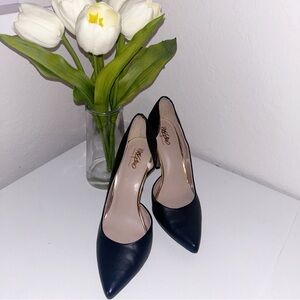 Classic Black Pointed-Toe Pumps